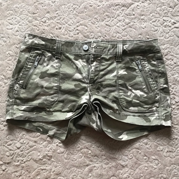 Old Navy Pants - Old Navy camo shorts, size 4